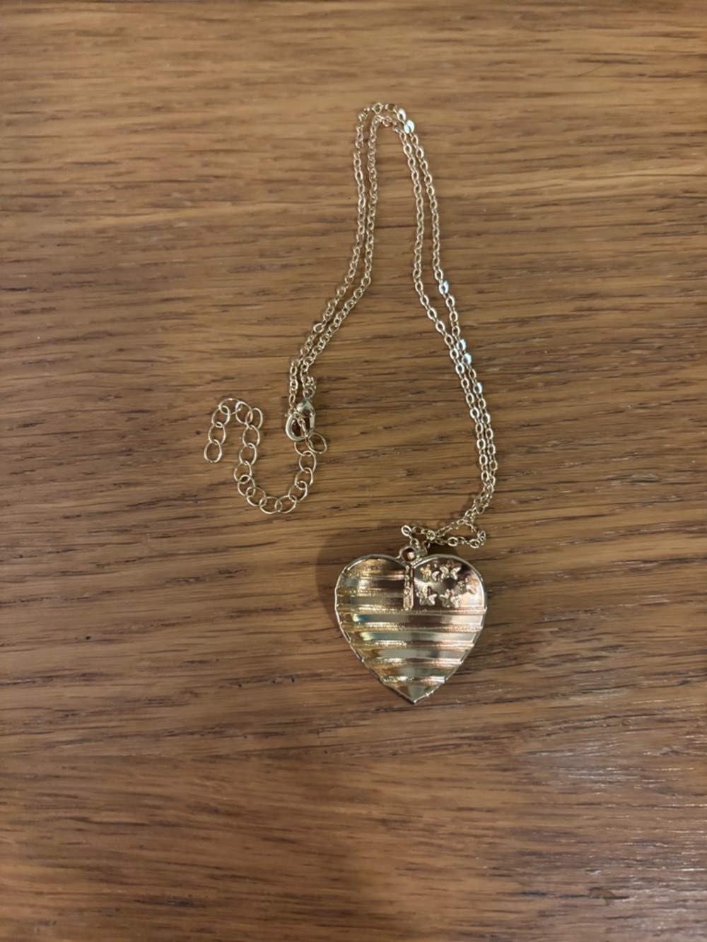 Patriotic Heart Pendant Necklace Gold Tone Red White Blue 5th of July NEW - Picture 3 of 6